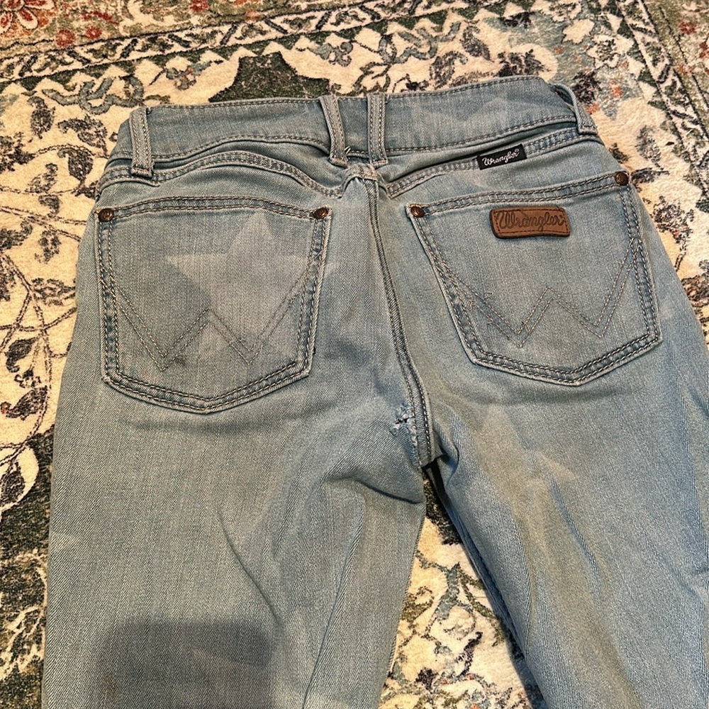 Wrangler Lightwash Star Jeans - Picture 5 of 5